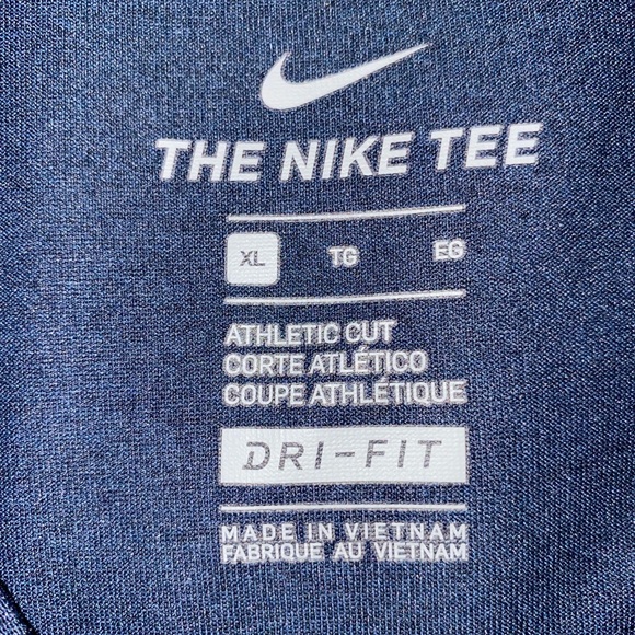 Nike Short Sleeve Shirt - Picture 2 of 2